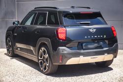 2024 MINI Aceman SE Favoured