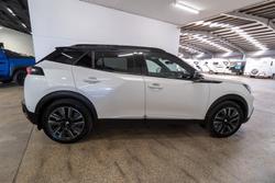 2023 Peugeot e-2008 GT