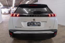 2023 Peugeot e-2008 GT