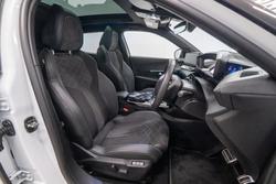 2023 Peugeot e-2008 GT