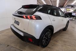 2023 Peugeot e-2008 GT