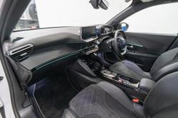 2023 Peugeot e-2008 GT