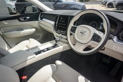 2021 Volvo XC60 T5 Momentum