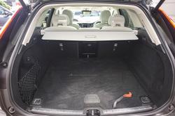 2021 Volvo XC60 T5 Momentum