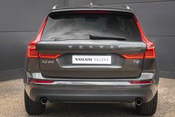 2021 Volvo XC60 T5 Momentum