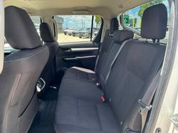 2022 Toyota Hilux SR5