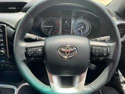 2022 Toyota Hilux SR5