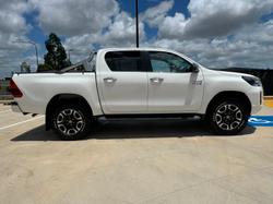 2022 Toyota Hilux SR5