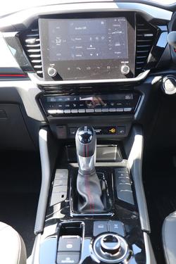 2025 Isuzu MU-X X-TERRAIN