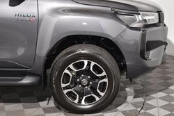 2024 Toyota Hilux SR5 48V