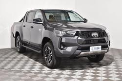 2024 Toyota Hilux SR5 48V