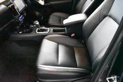 2024 Toyota Hilux SR5 48V