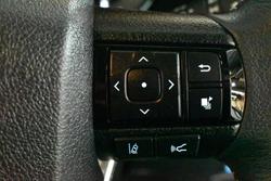 2024 Toyota Hilux SR5 48V