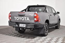 2024 Toyota Hilux SR5 48V