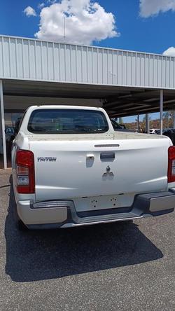 2010 Mitsubishi Triton GLX MN MY10 4x2 White