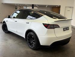 2022 Tesla Model Y Rear-Wheel Drive