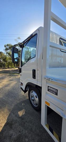 2025 Isuzu Nlr 45-150 Mwb Amt
