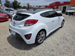 2017 Hyundai Veloster SR Turbo FS5 Series II White Crystal