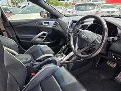 2017 Hyundai Veloster SR Turbo FS5 Series II White Crystal