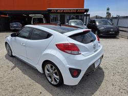 2017 Hyundai Veloster SR Turbo FS5 Series II White Crystal