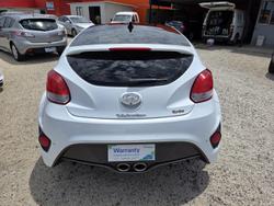 2017 Hyundai Veloster SR Turbo FS5 Series II White Crystal