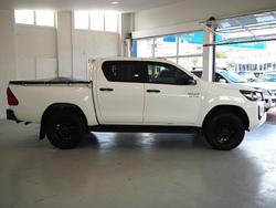 2020 Toyota Hilux SR