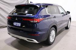 2024 Mitsubishi Outlander LS