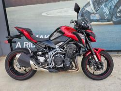 Kawasaki ZR 900