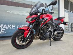 2018 Kawasaki ZR 900 Red