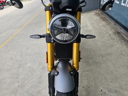 2024 Triumph SPEED 400 Red