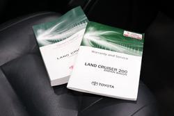 2021 Toyota Landcruiser VX