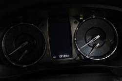 2025 Toyota Hilux SR