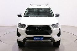 2025 Toyota Hilux SR