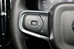 2021 Volvo XC40 T4 Momentum