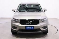 2021 Volvo XC40 T4 Momentum