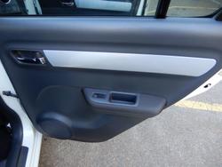 2010 Suzuki Swift Extreme RS415 White Pearl