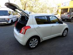 2010 Suzuki Swift Extreme RS415 White Pearl