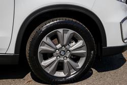 2024 Suzuki Vitara Shadow