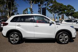 2024 Suzuki Vitara Shadow