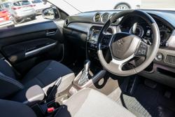 2024 Suzuki Vitara Shadow