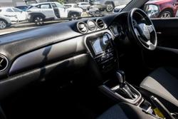 2024 Suzuki Vitara Shadow