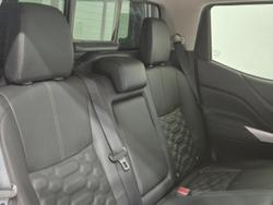 2022 Nissan Navara ST-X
