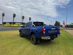 2023 Toyota Hilux SR5