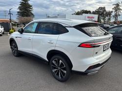 2025 MG HS Essence AS33 MY25 Pearl White