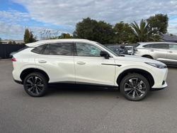 2025 MG HS Essence AS33 MY25 Pearl White