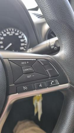 2021 Nissan Navara SL