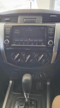 2021 Nissan Navara SL