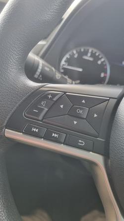 2021 Nissan Navara SL