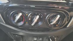 2021 Nissan Navara SL