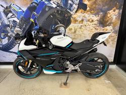 2023 CFMOTO 450 SR ABS WHITE